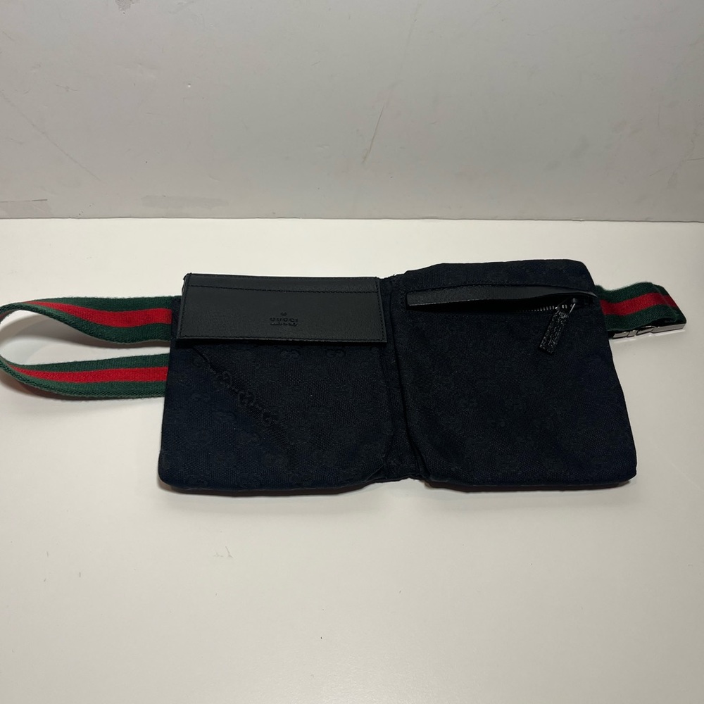 Authentic Gucci black belt bag with green and red belt and chrome hardware - Picture 2 of 14